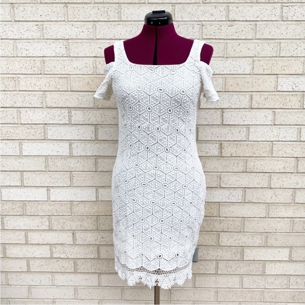 Mona B White Crocheted-look Lace Cap Sleeve Cold Shoulder Dress Size Small